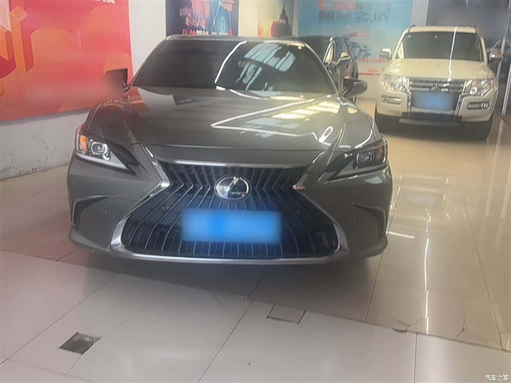 Lexus ES, 2023 9