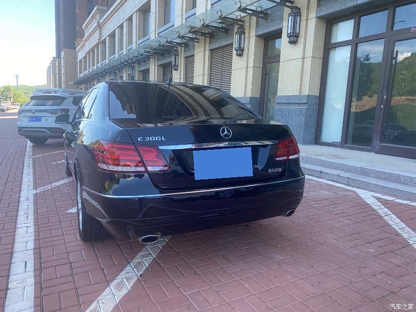 Mercedes-Benz E-Class, 2011 3