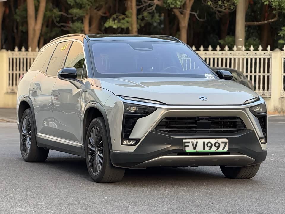 NIO ES8