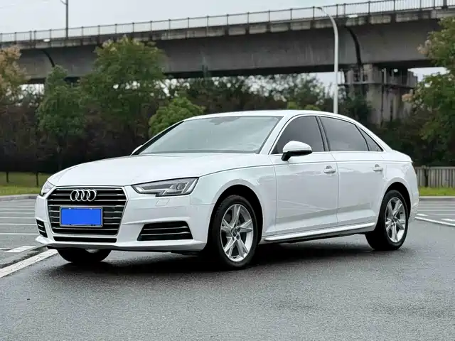 Audi A4L 2018 — купить из Китая под заказ