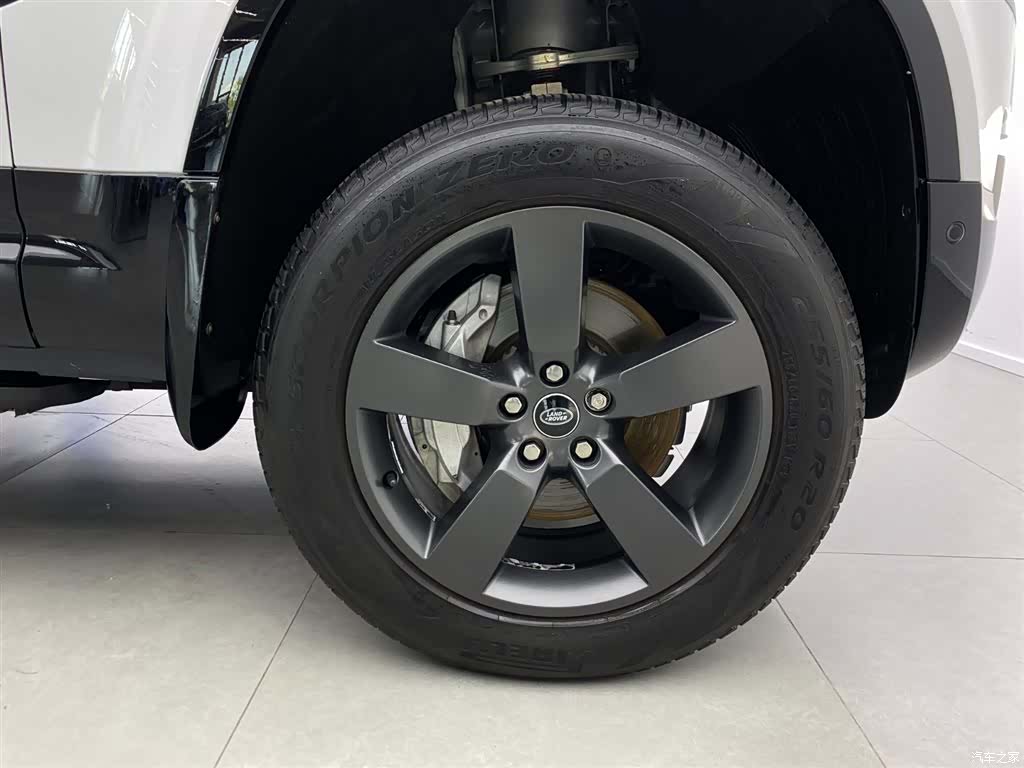 Land Rover Defender, 2024 37