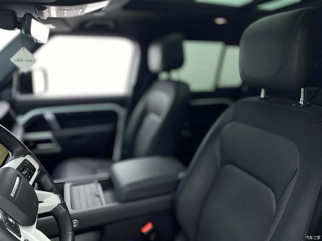 Land Rover Defender, 2024 26