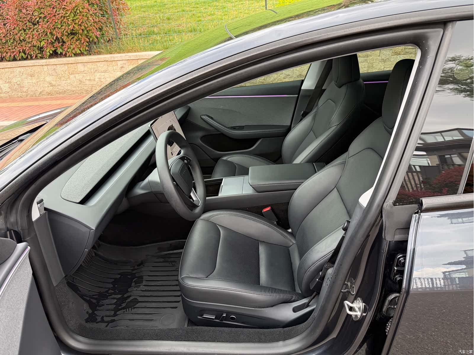 Tesla Model 3, 2024 12