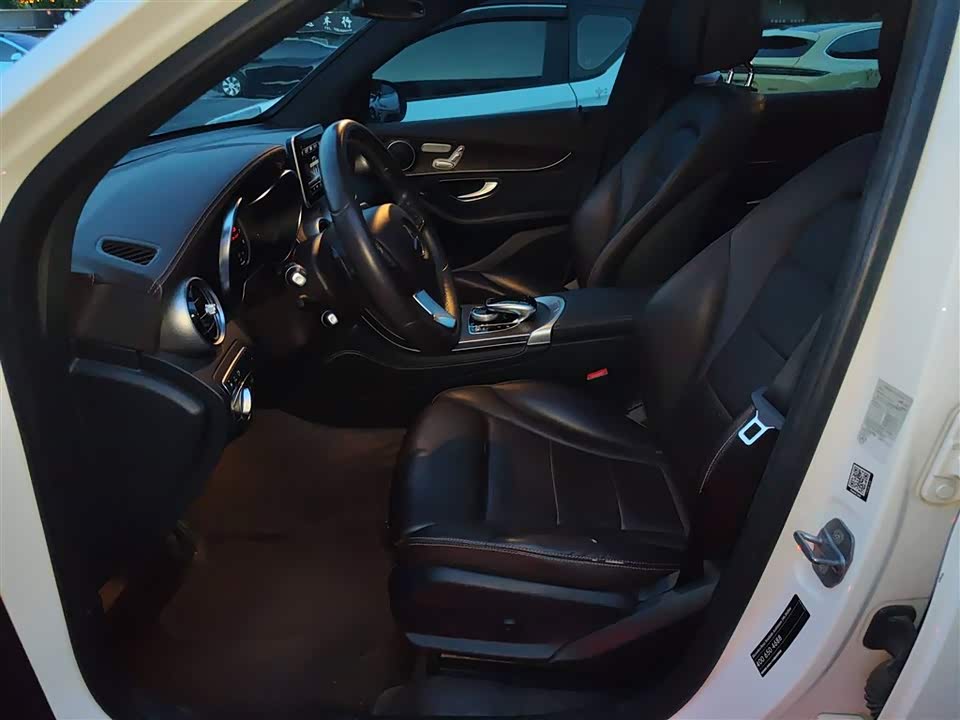 Mercedes-Benz GLC Mercedes-Benz GLC