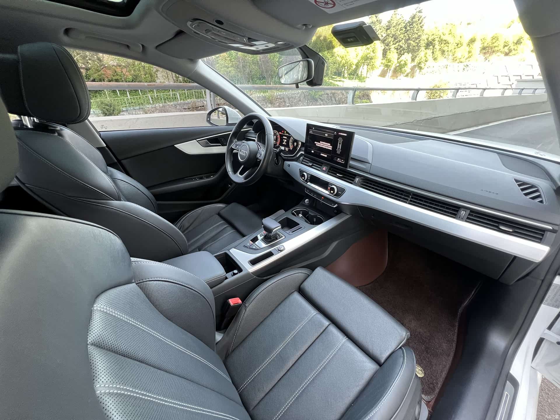 Audi A4L, 2022 27
