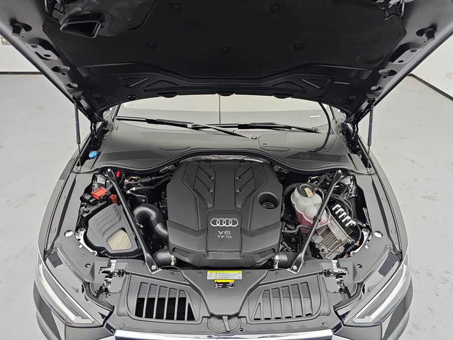 Audi A8 2020, фото 10