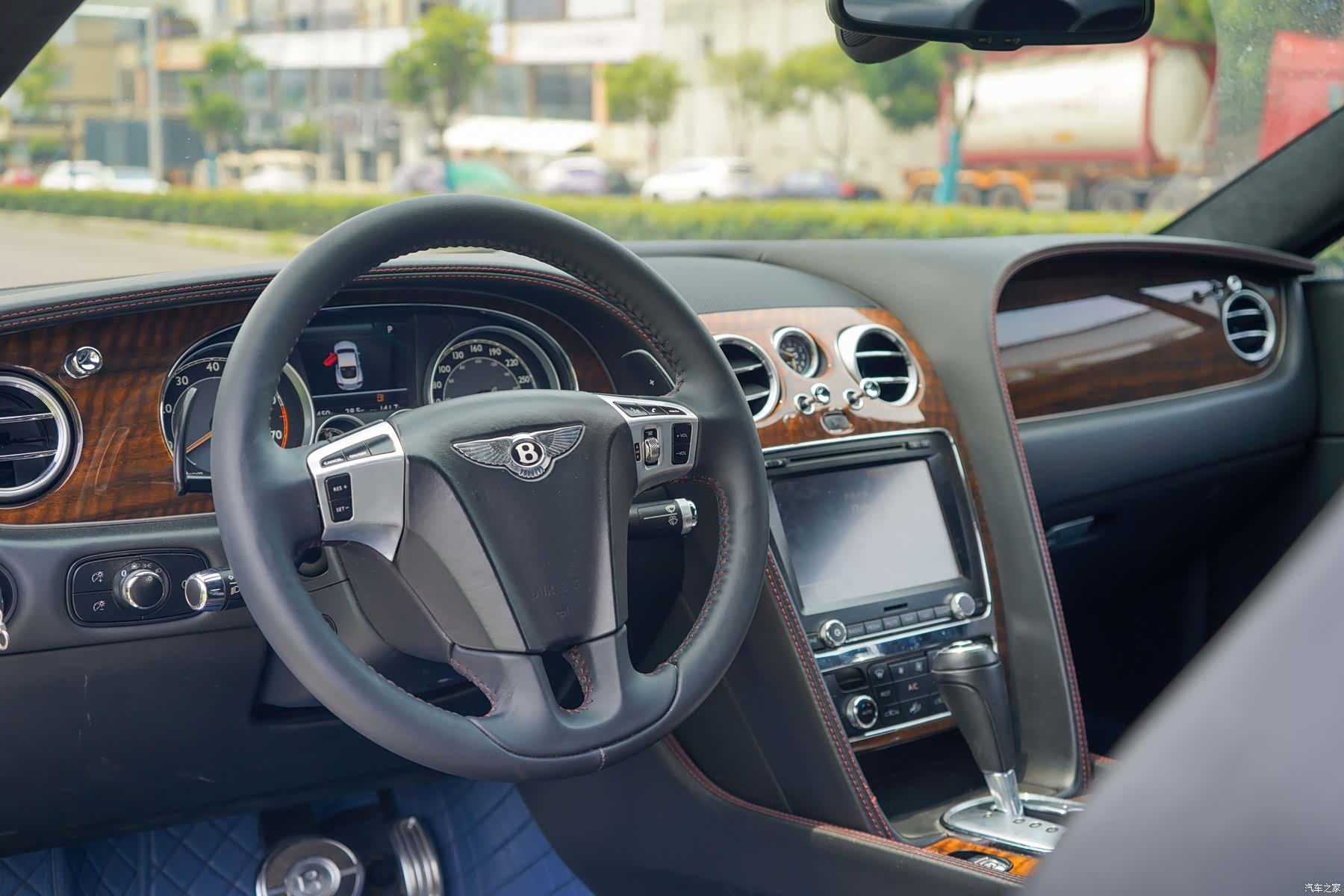 Bentley Continental GT, 2013 все фото