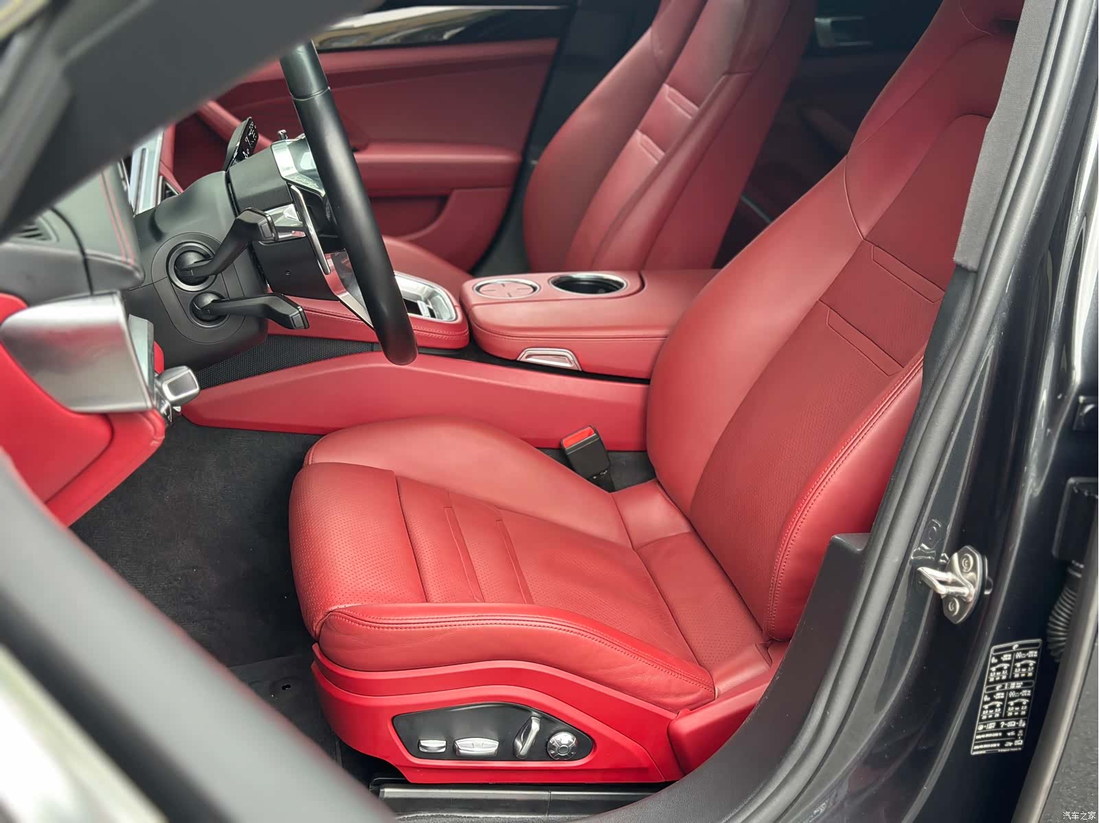Porsche Panamera, 2018 10