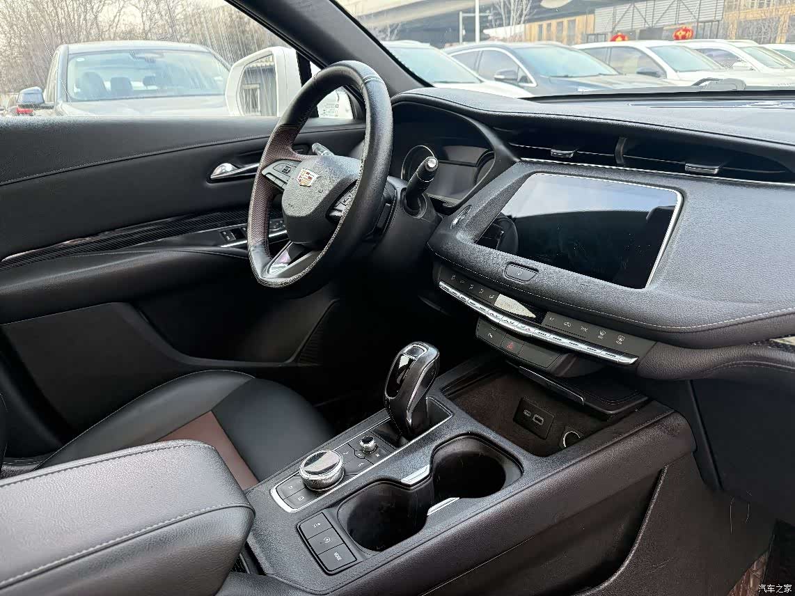 Cadillac XT4, 2019 3