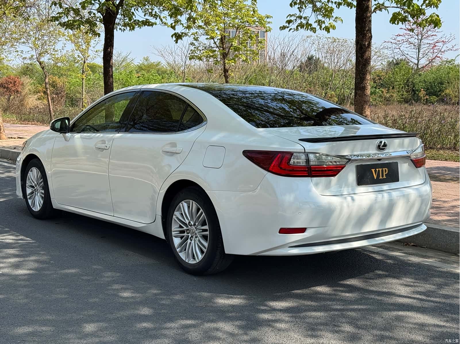 Lexus ES, 2017 4