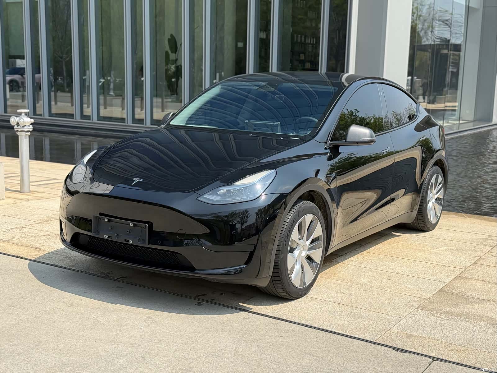 Tesla Model Y, 2023 1