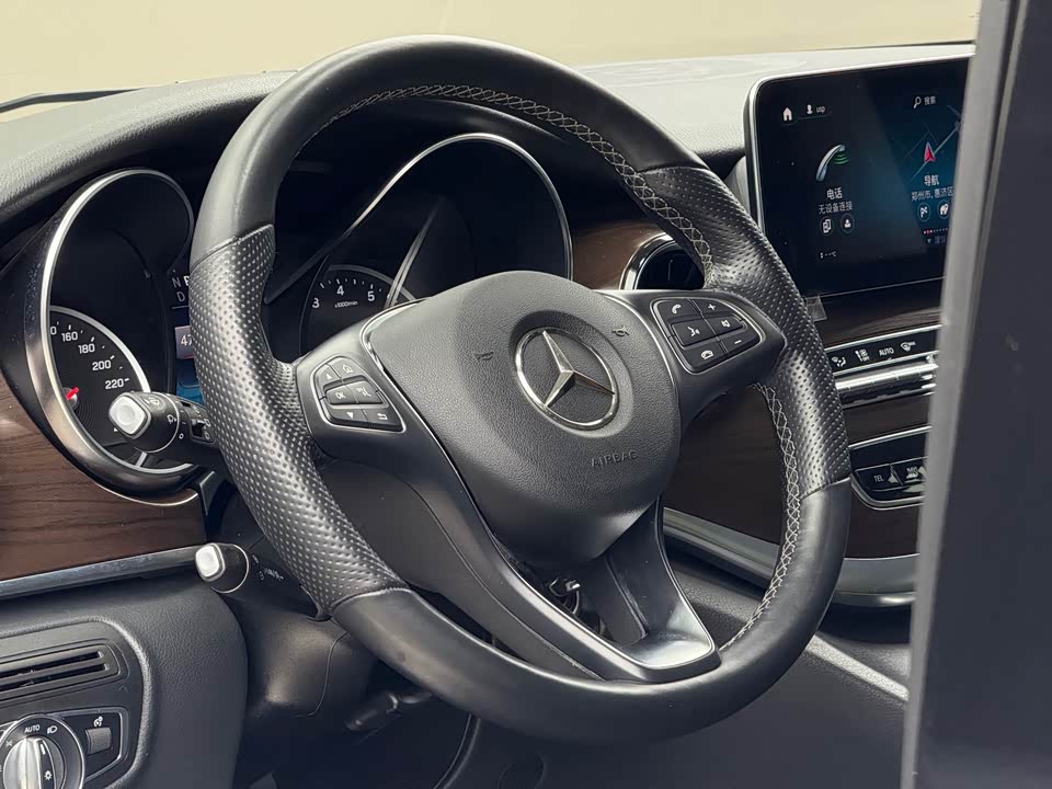 Mercedes-Benz V-class