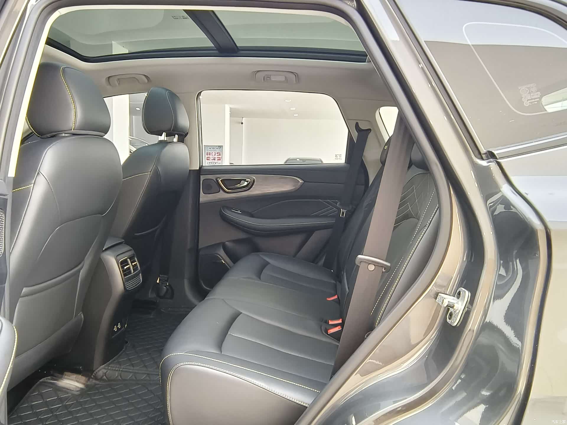 Roewe RX5, 2021 10
