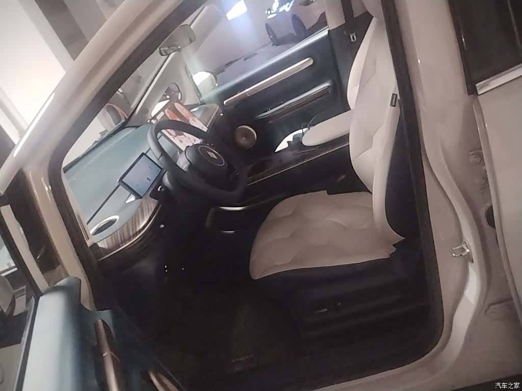 Wuling 460, 2024 16