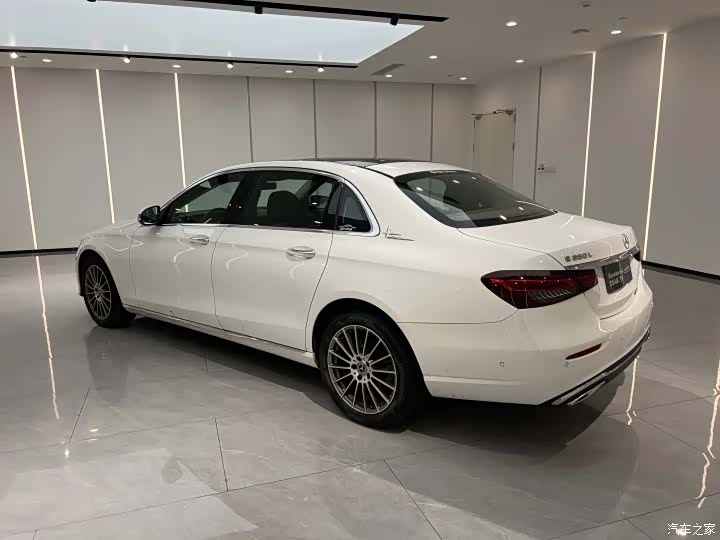 Mercedes-Benz E-Class, 2023 13