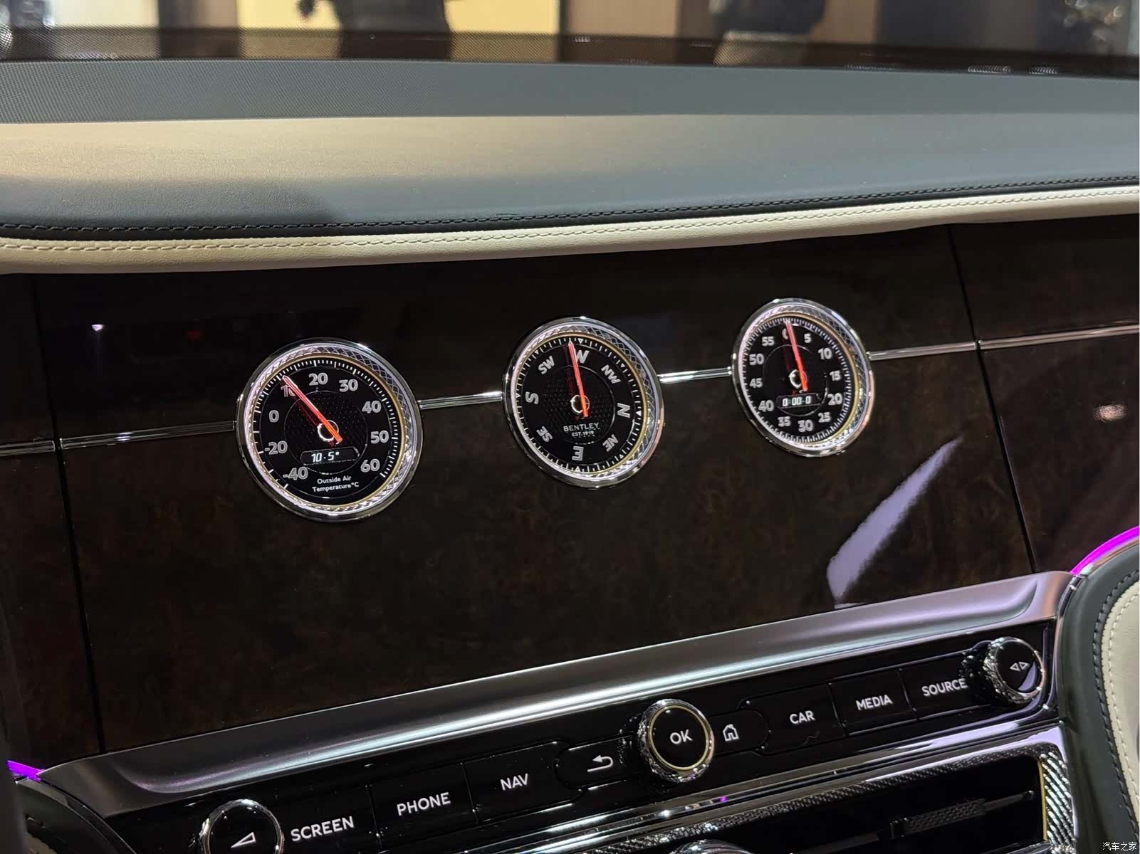 Bentley Flying Spur, 2021 11