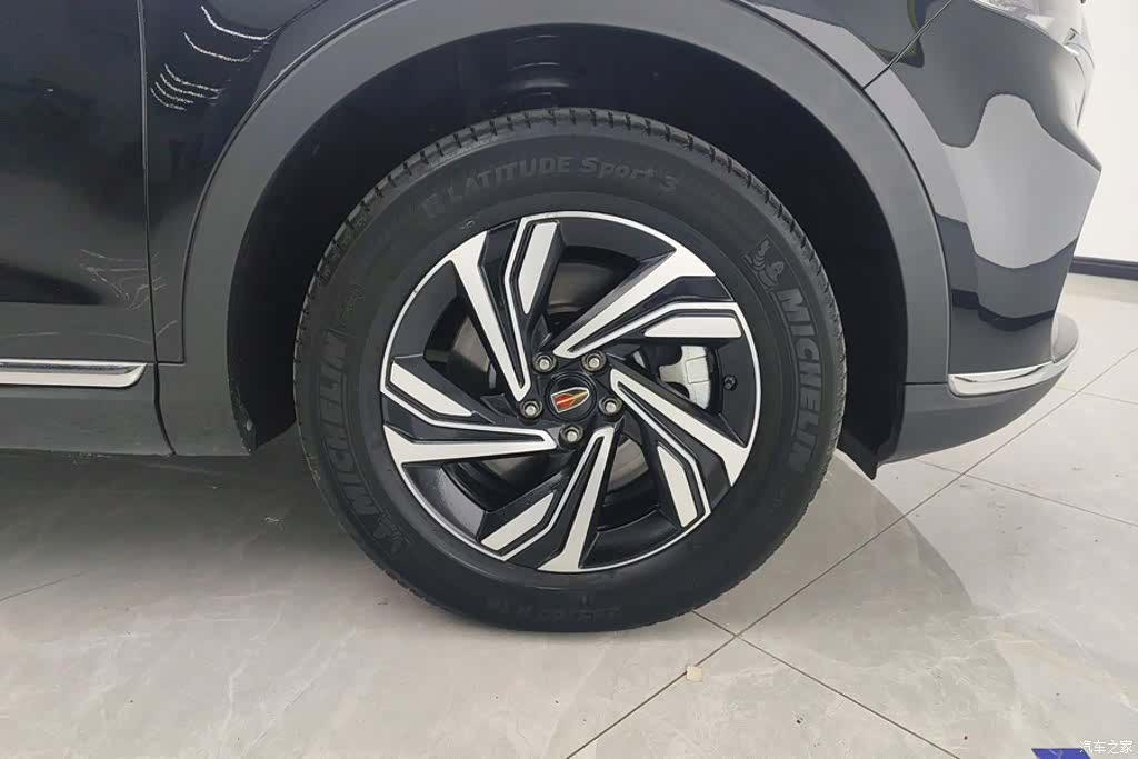 Hongqi HS5, 2022 6