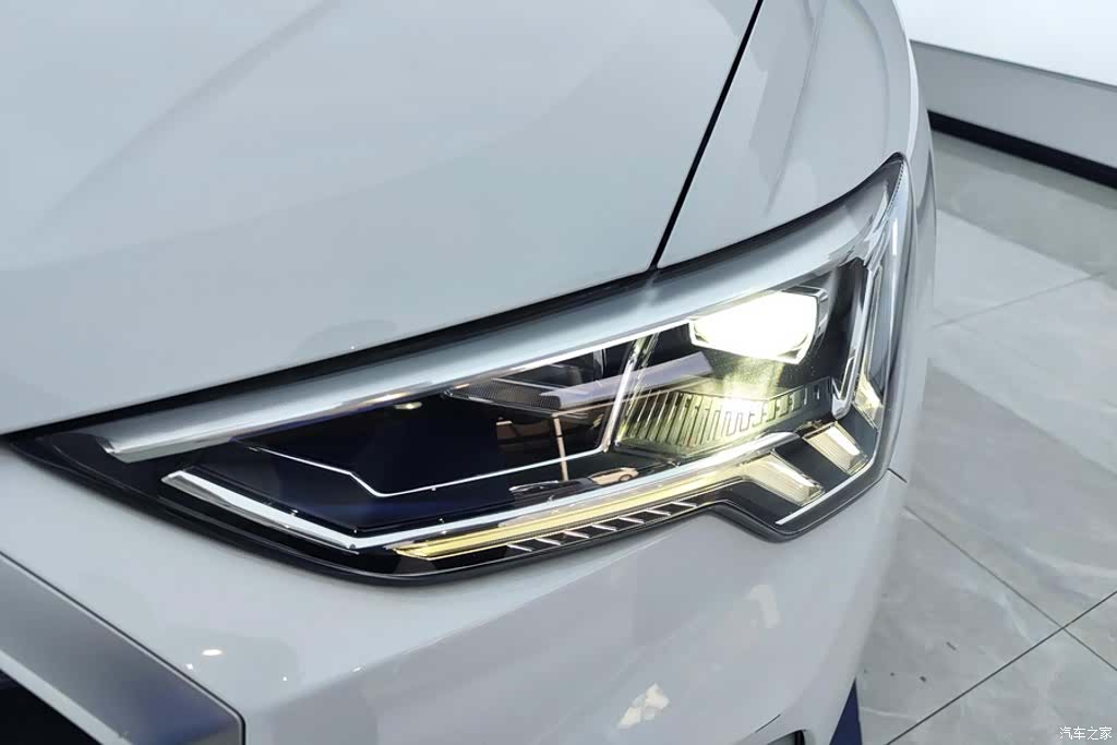 Audi Q3, 2021 все фото