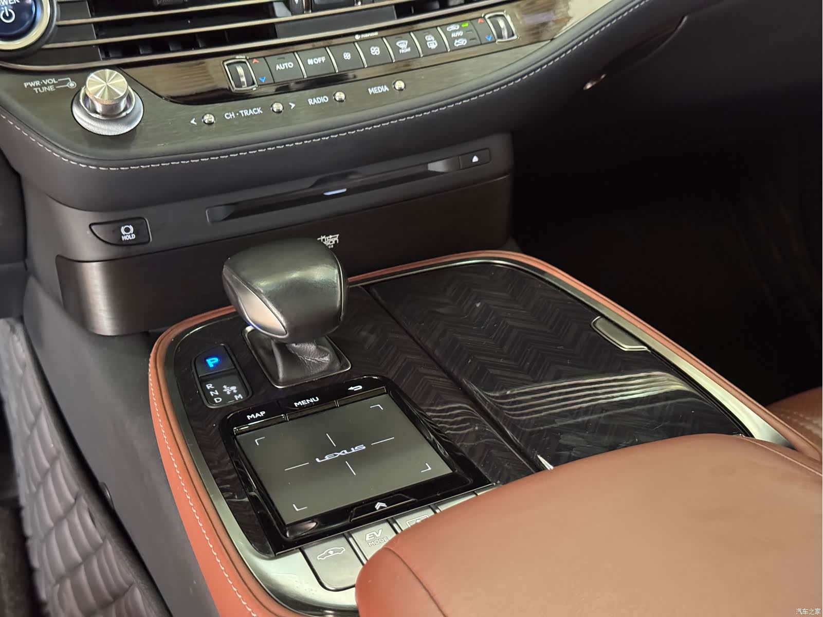 Lexus LS, 2018 10