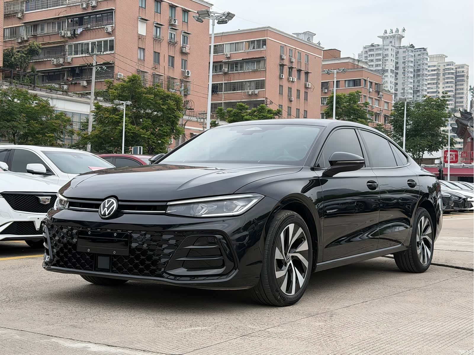 Volkswagen Passat, 2025 1