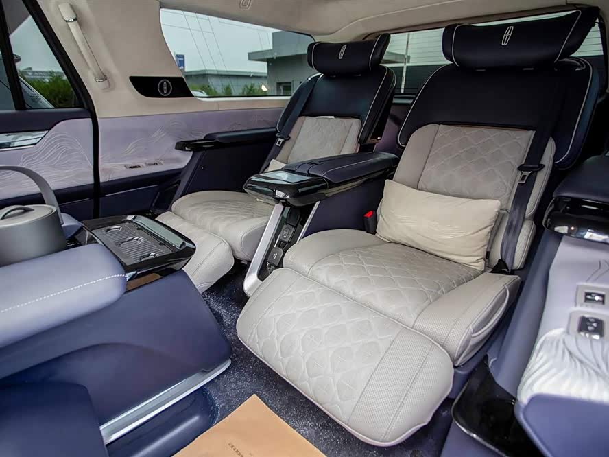 Lincoln Navigator One