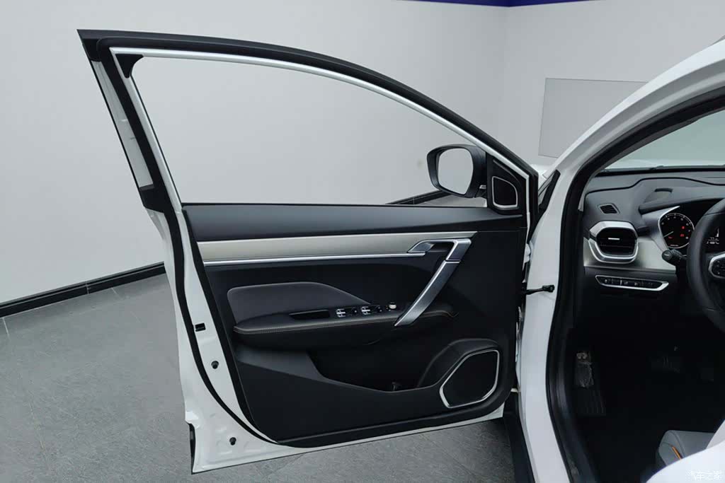 Geely Coolray, 2024 7