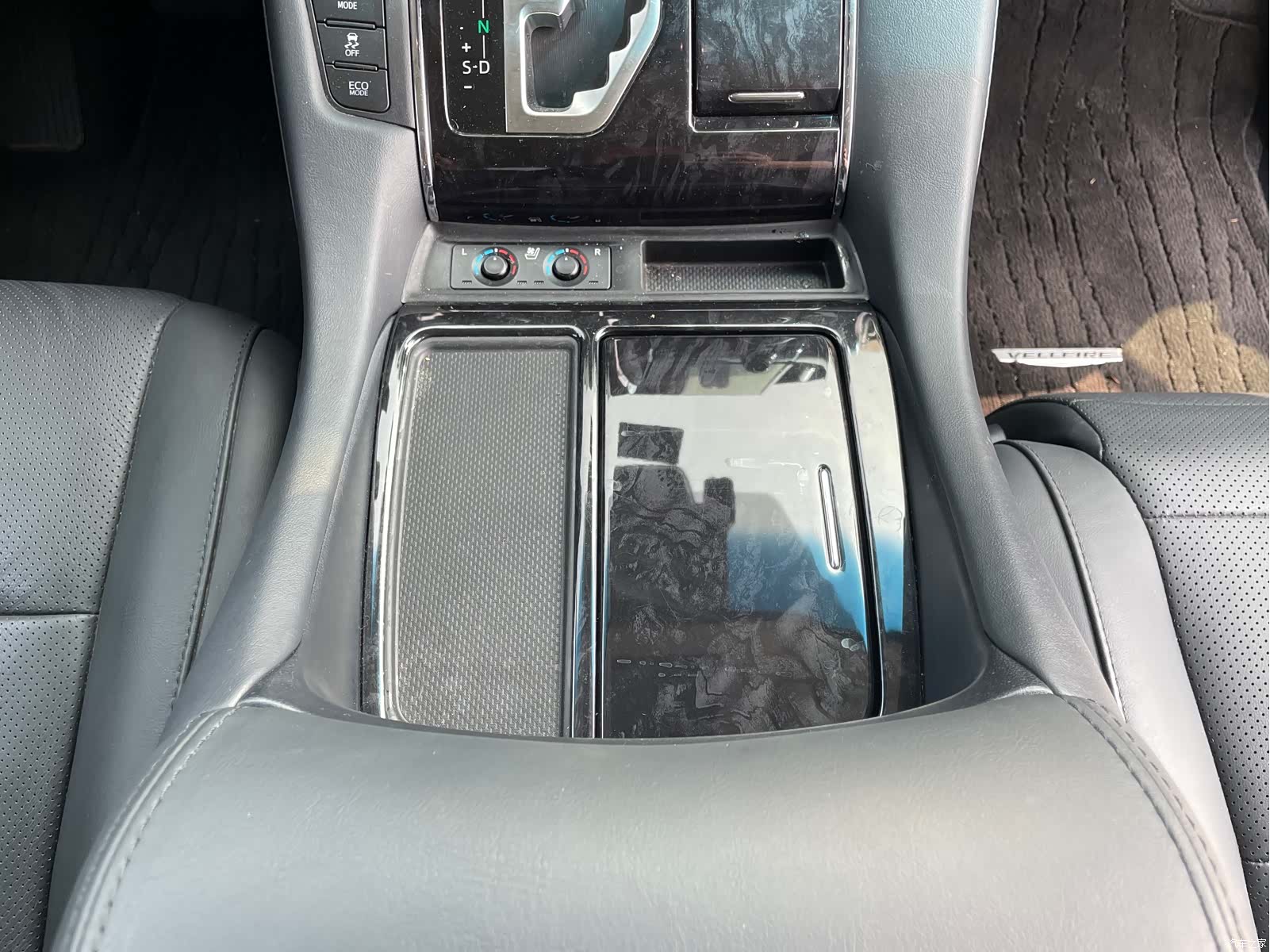 Toyota Vellfire, 2020 12
