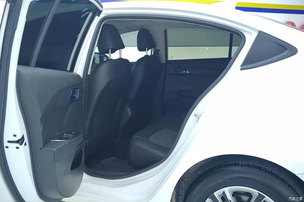 Chevrolet 320, 2018 11