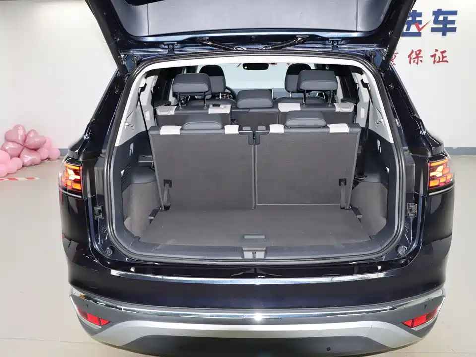 Volkswagen ID.6 CROZZ