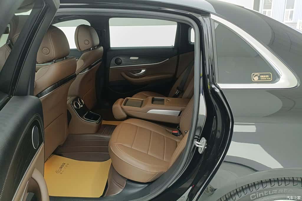Mercedes-Benz E-Class, 2022 11