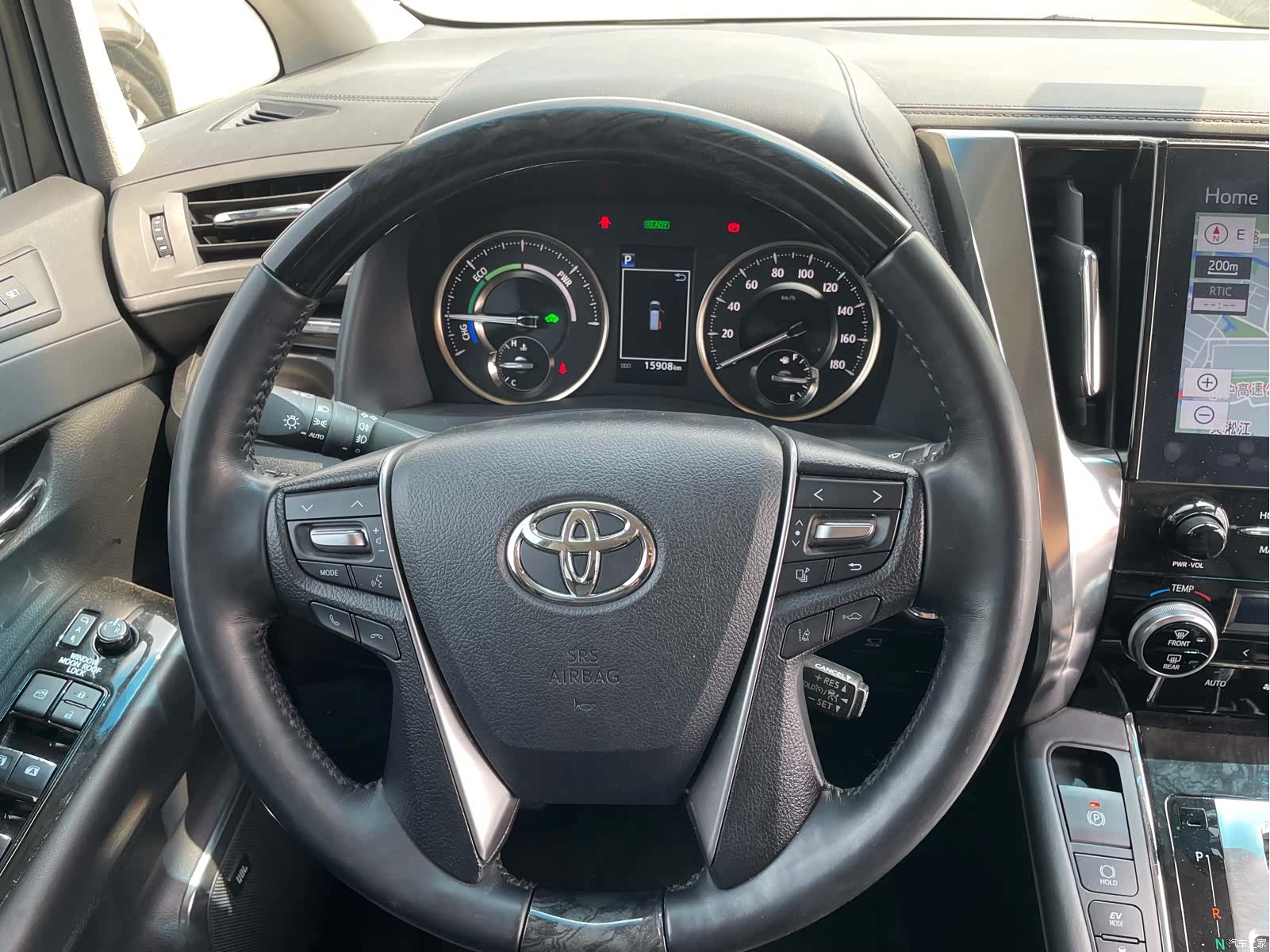 Toyota Vellfire, 2020 6
