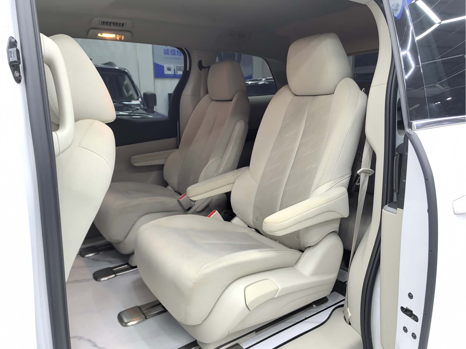 Buick GL8, 2023 8