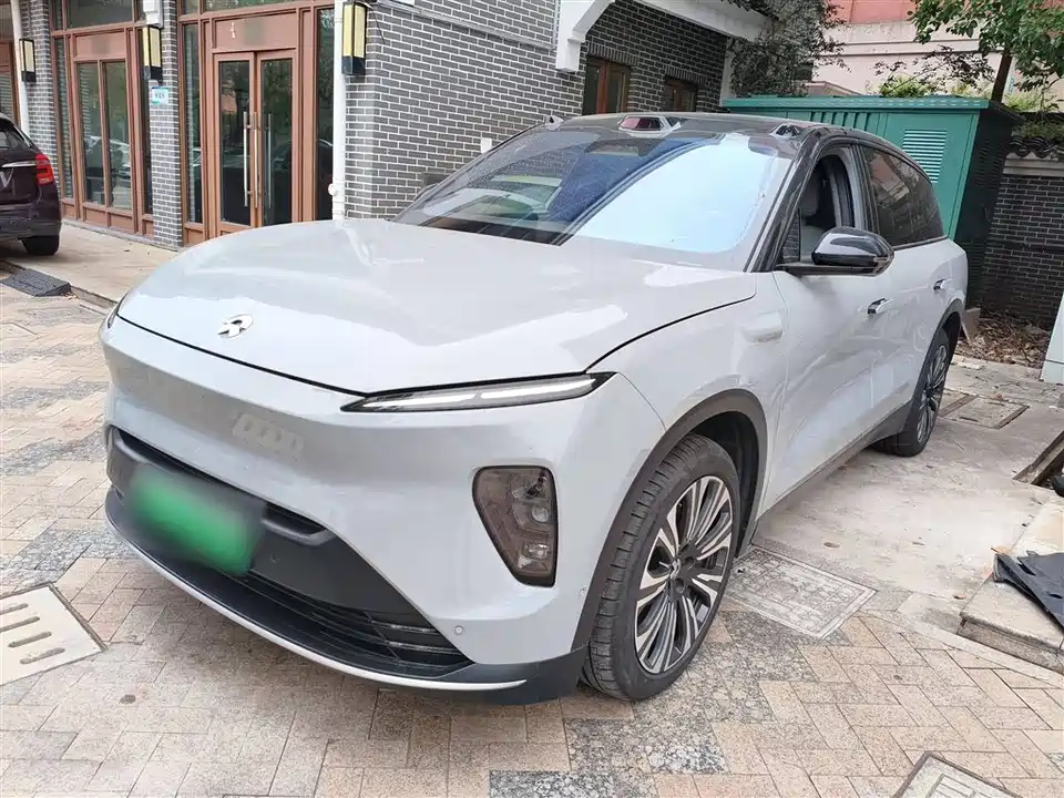NIO ES8