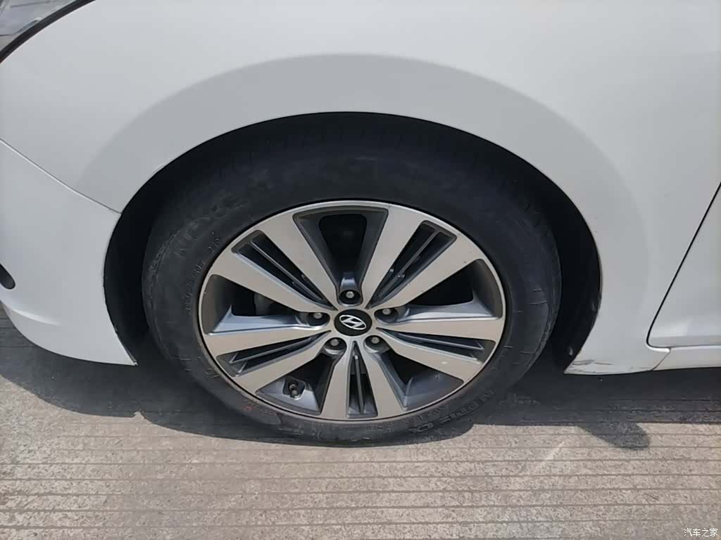 Hyundai DLX, 2016 23