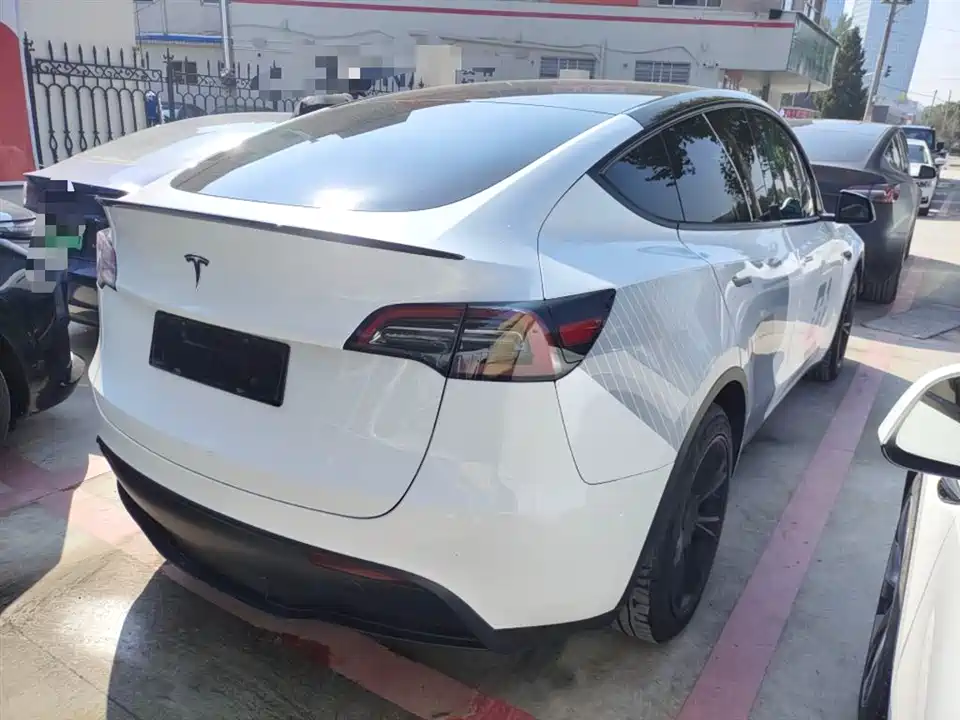 Tesla Model Y Tesla Model Y