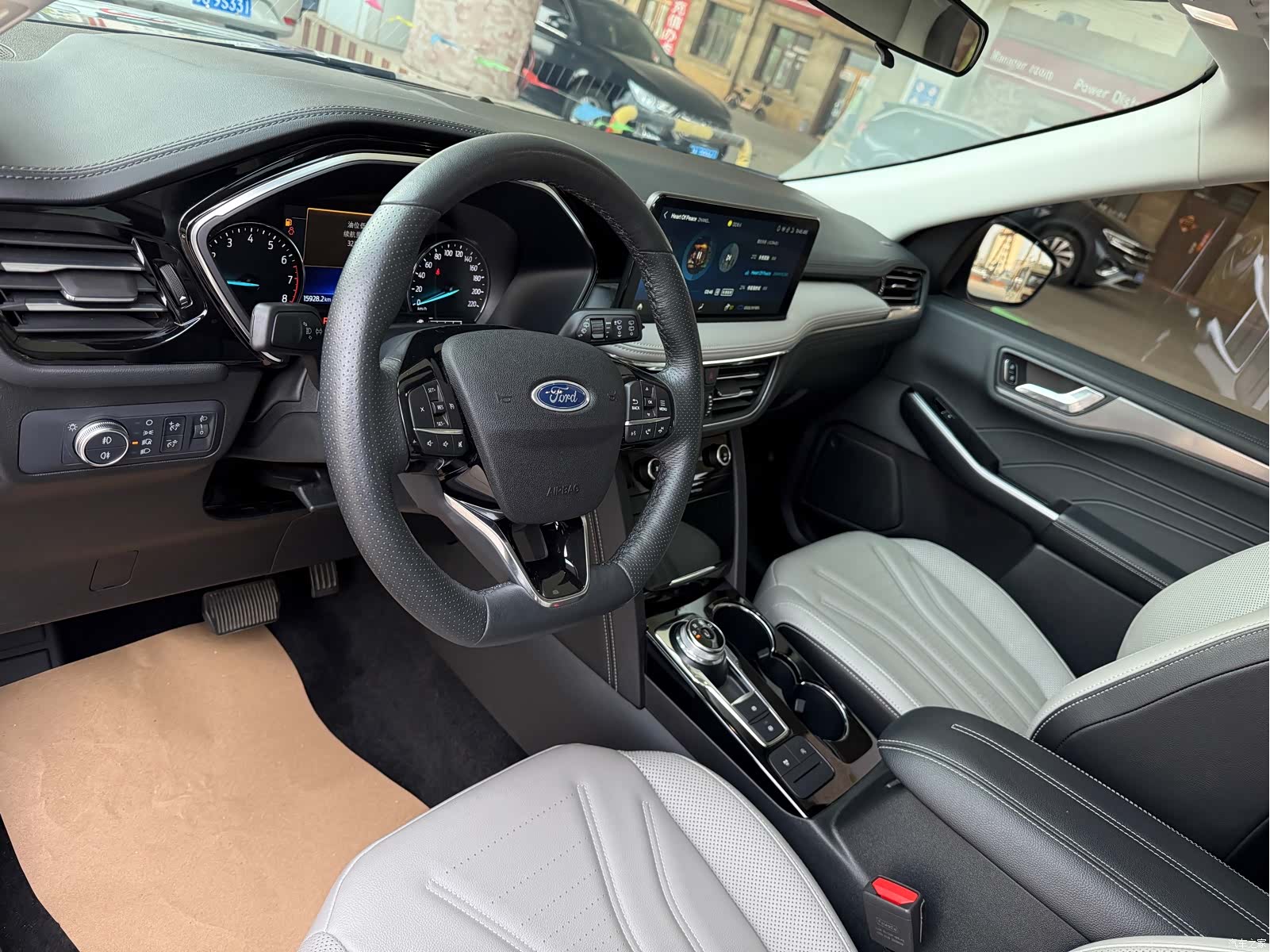 Ford Escape, 2022 все фото
