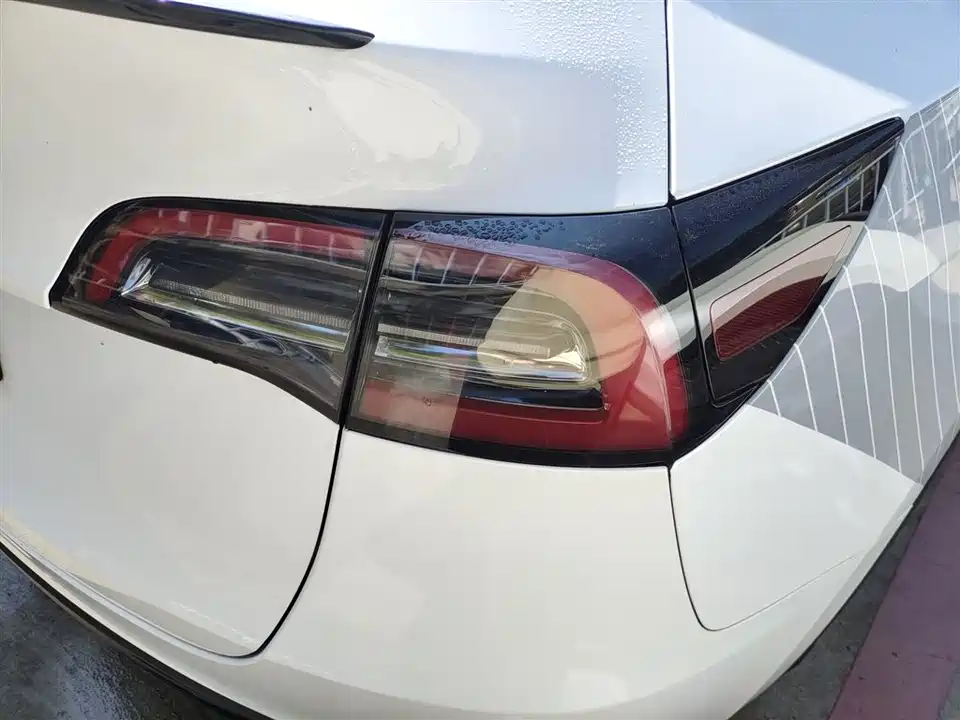 Tesla Model Y Tesla Model Y