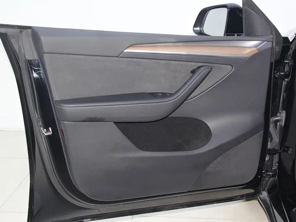 Tesla Model Y Tesla Model Y