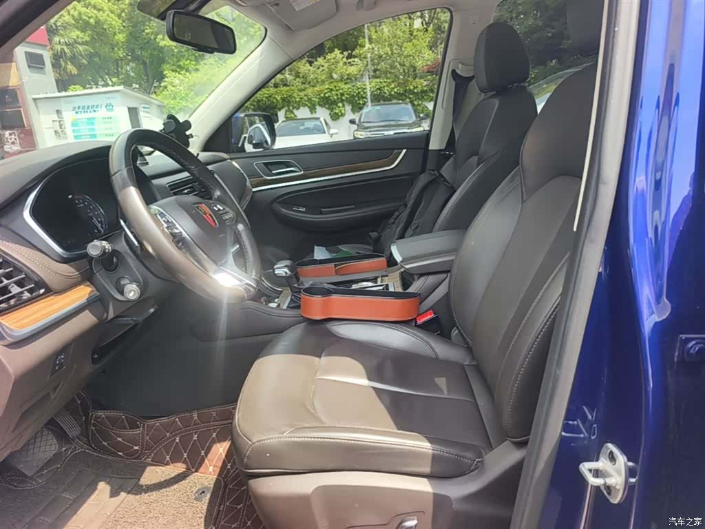 Roewe RX8, 2020 8