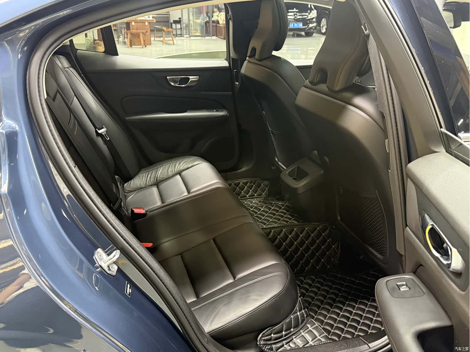 Volvo S60, 2022 10