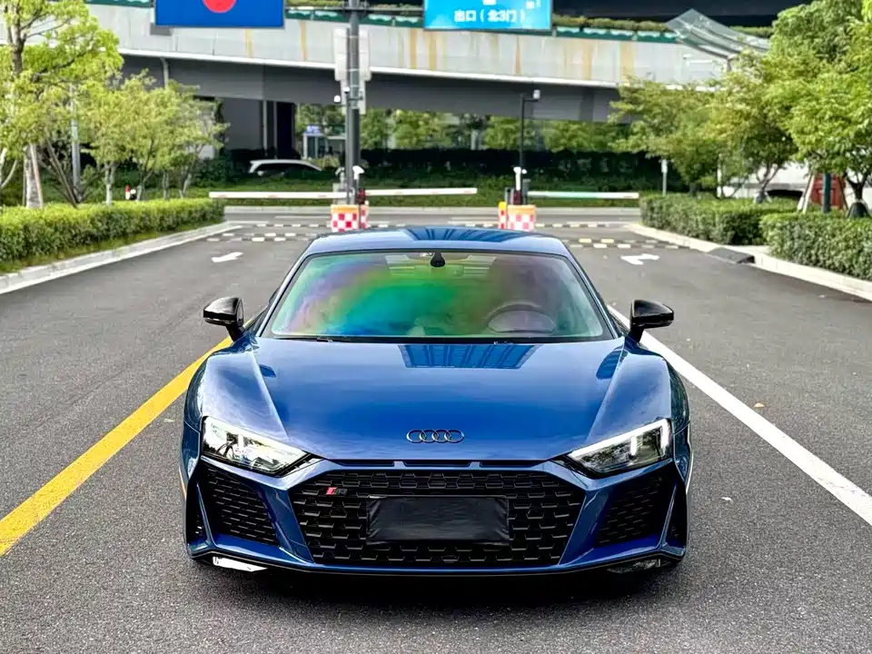 Audi R8