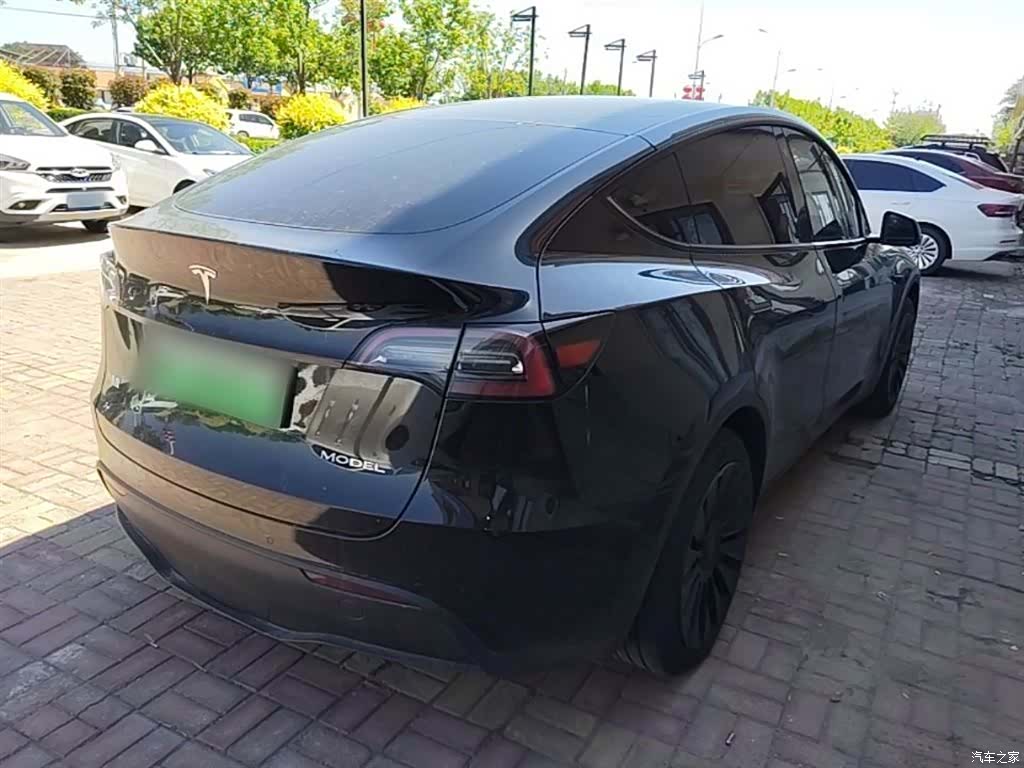 Tesla Model Y, 2024 7