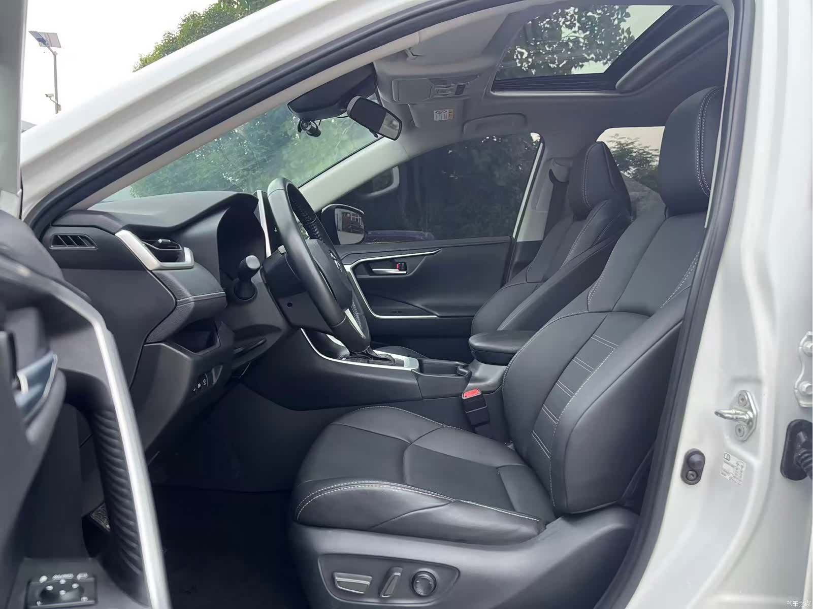 Toyota Wildlander, 2022 все фото