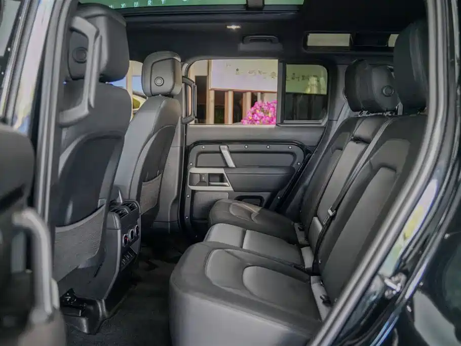 Land Rover guard
