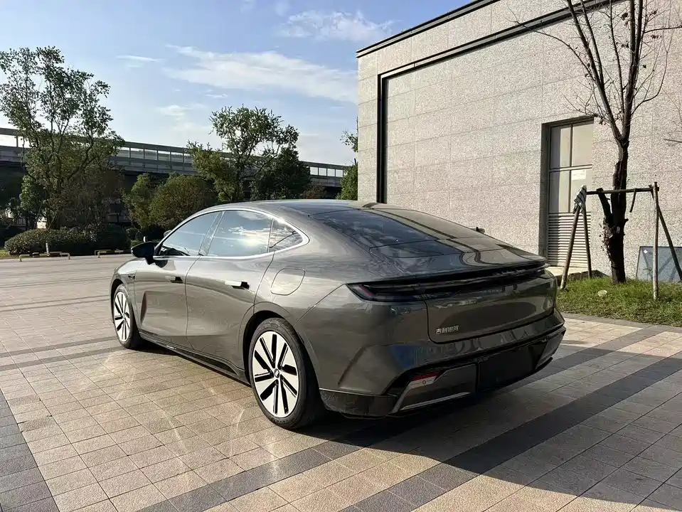 Geely Galaxy Galaxy E8