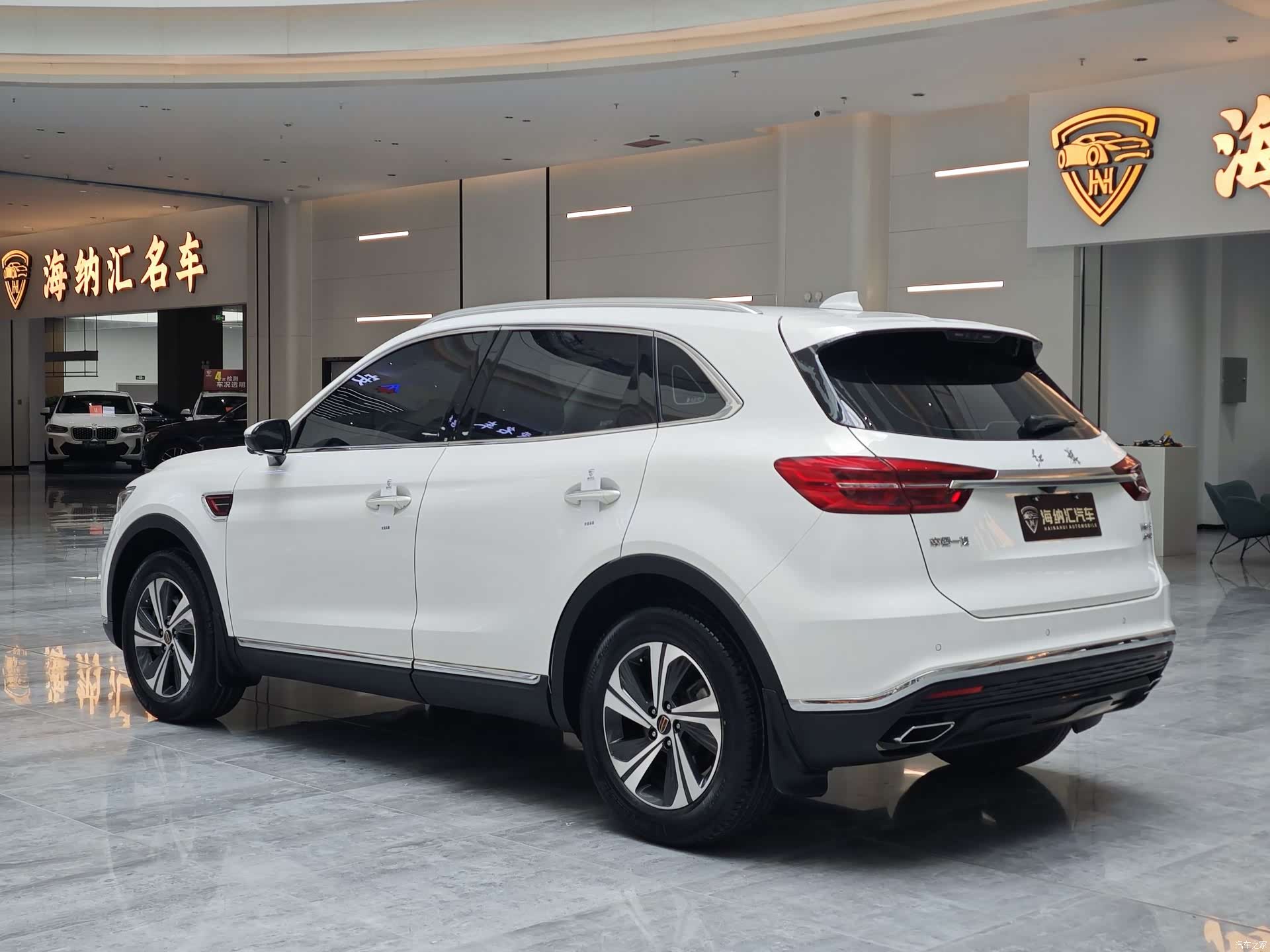 Hongqi HS5, 2019 3