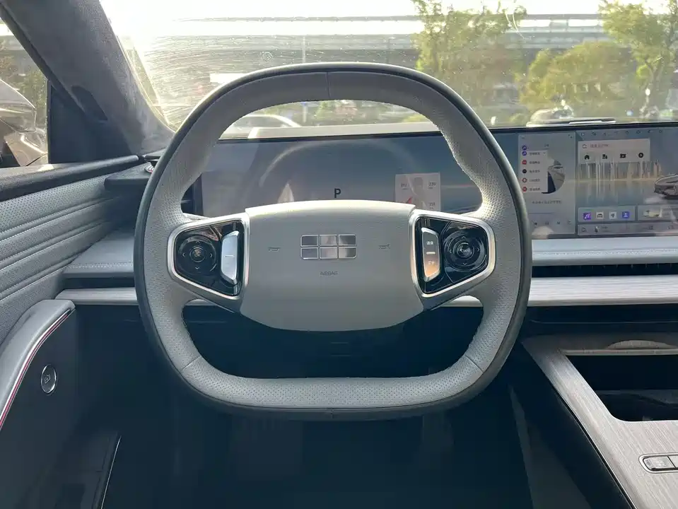 Geely Galaxy Galaxy E8