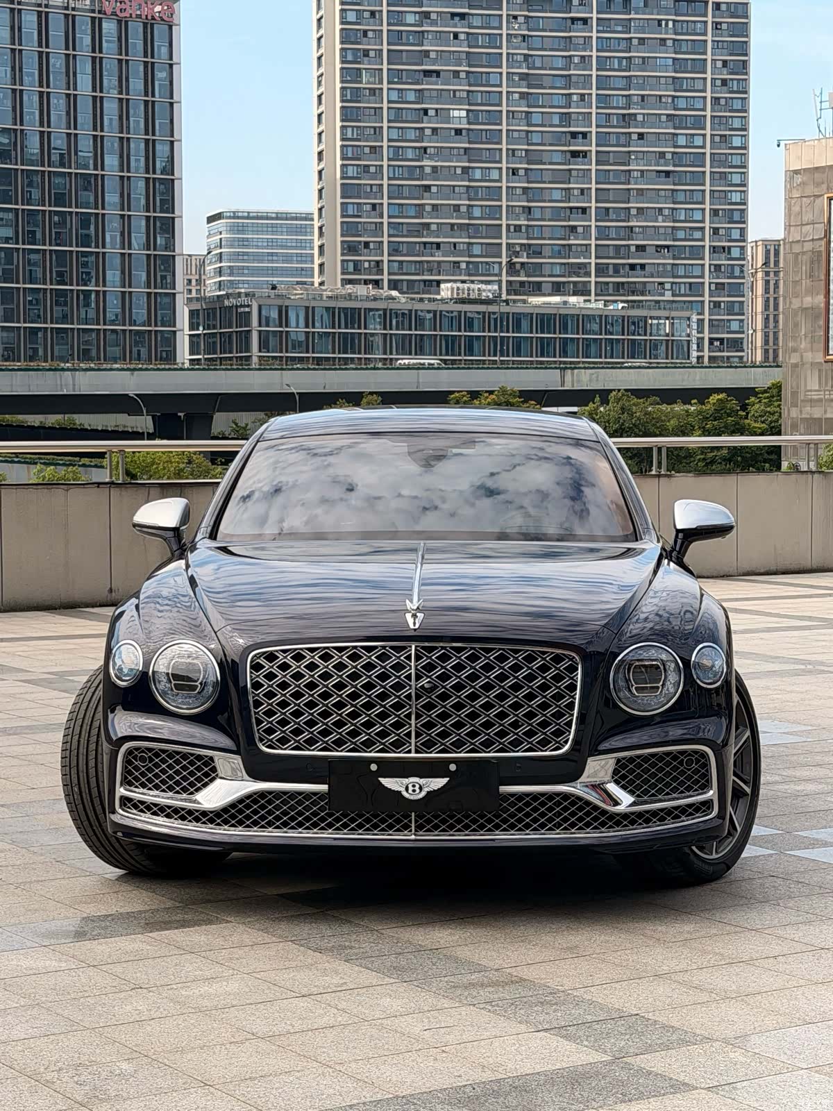 Bentley Flying Spur, 2022 2