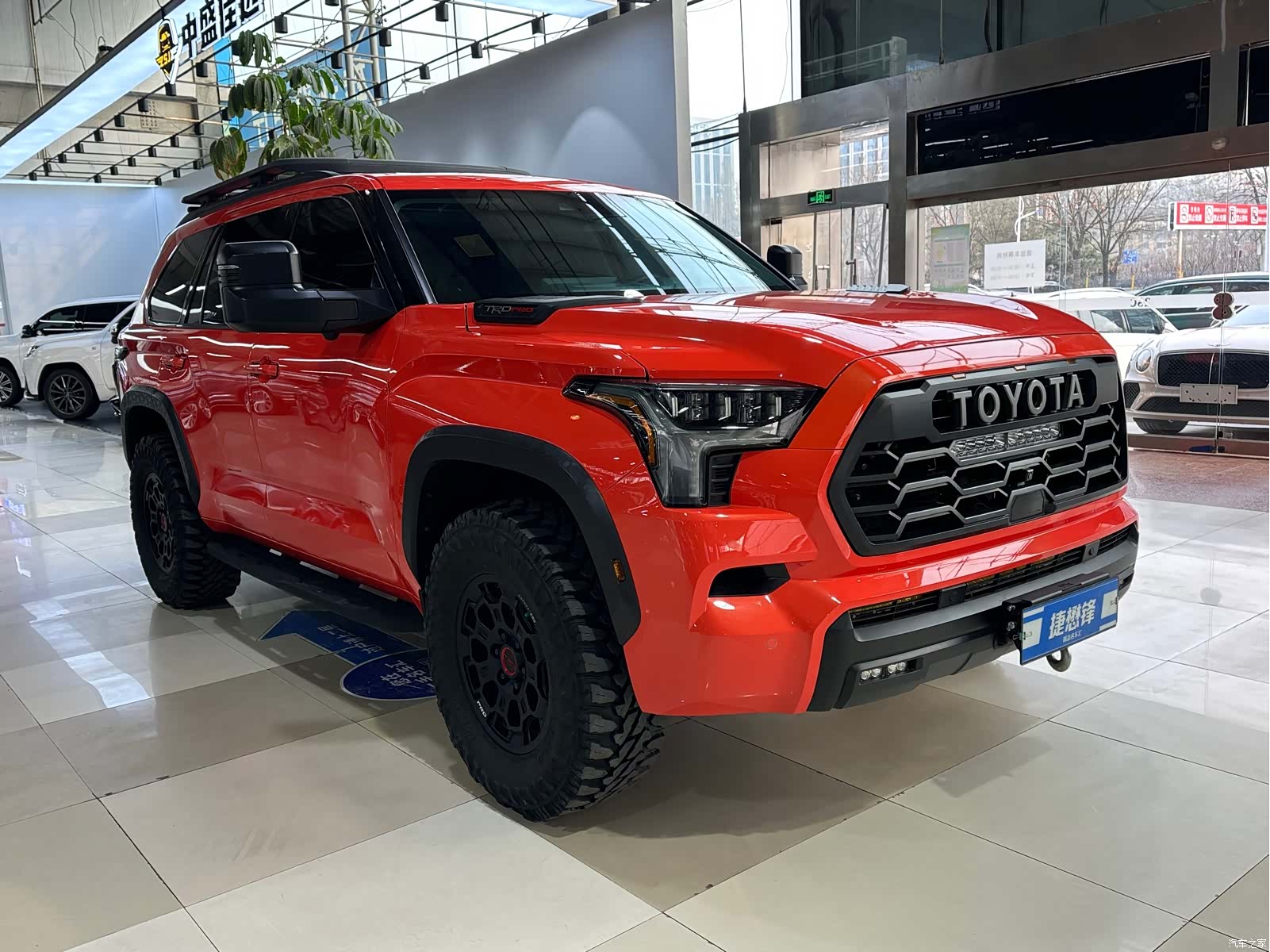 Toyota Sequoia, 2023 3