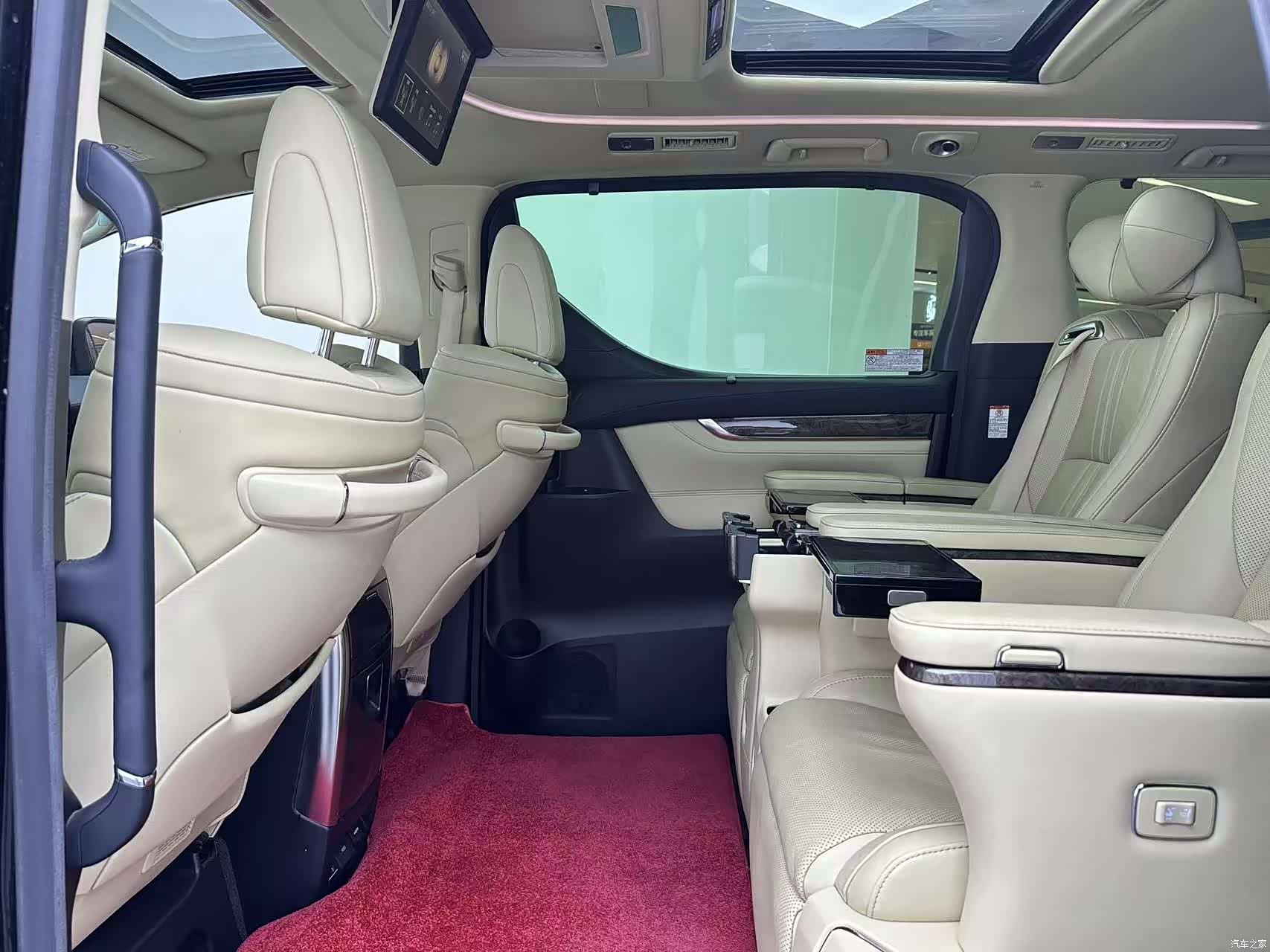 Toyota Vellfire, 2019 все фото